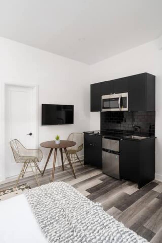 Building Photo - 2020 R. Saint-Denis