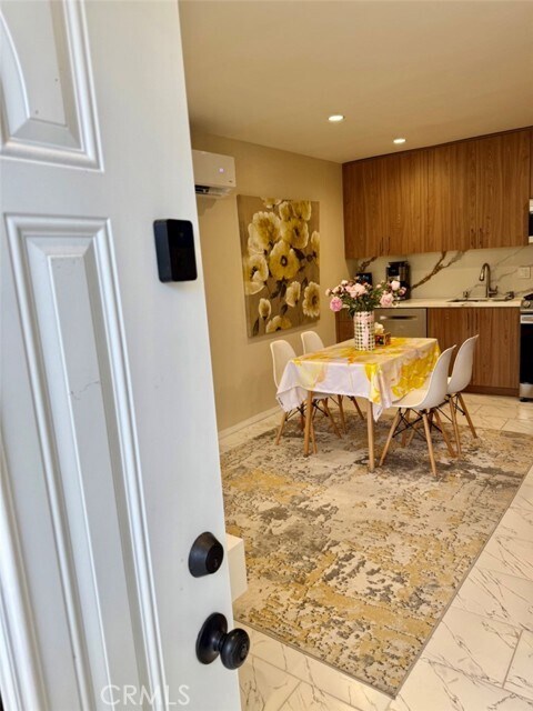 Foto del edificio - 20627 Tuba St