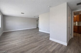 Building Photo - 228 SE 43rd Terrace