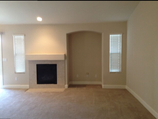 Building Photo - 11034 Malibu Avenue Chowchilla, Available ...