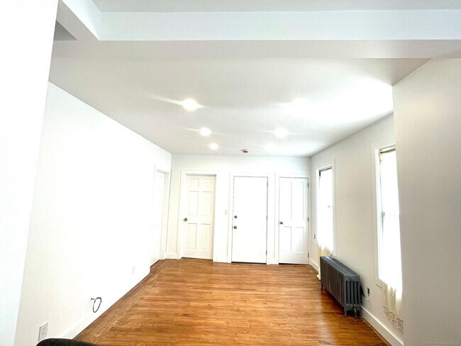 Building Photo - 88 E Pearl St