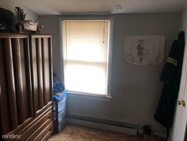 Building Photo - 1 br, 1 bath Apartment - 4 Becks Ct 5 Unit 5