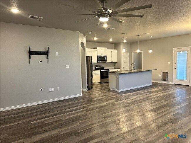 Foto del edificio - 7817 Purvis St