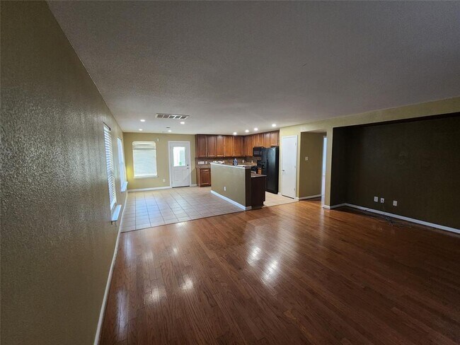 Building Photo - 318 Remington Green Ct