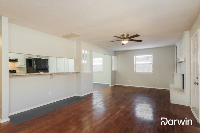 Building Photo - 10215 Exter Ave