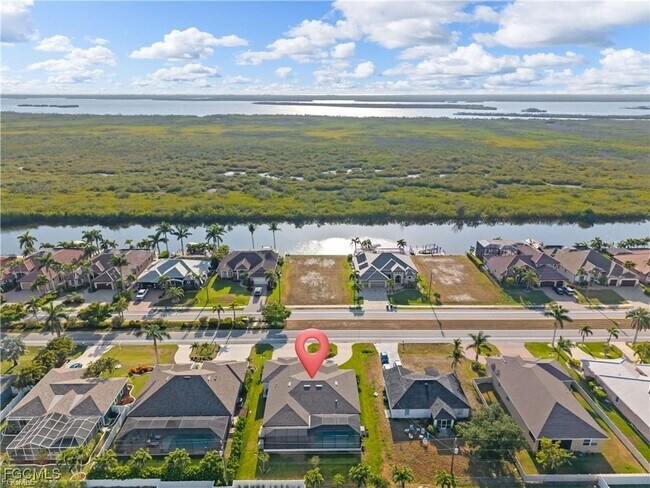 Foto del edificio - 3311 Surfside Blvd