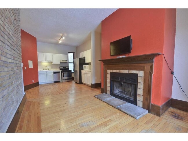 Building Photo - 605 S 9th St