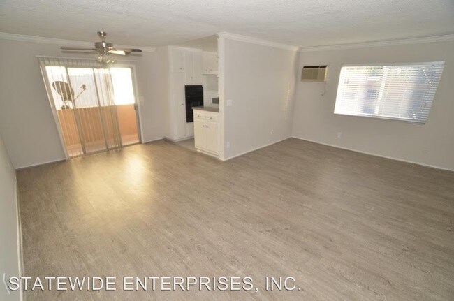 Building Photo - 930-944 N Hayworth Ave