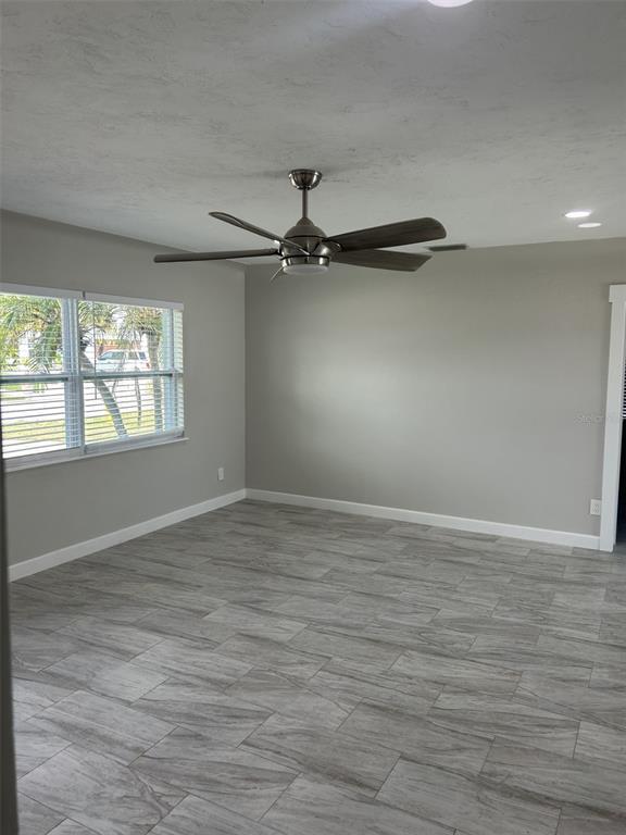 Building Photo - 717 Sunset Cove