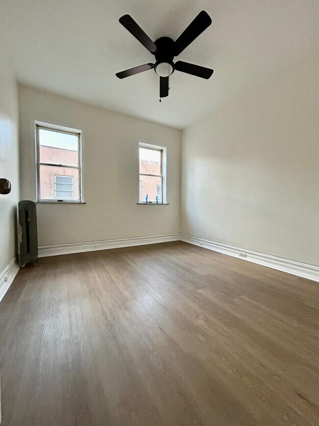 Building Photo - 2476 84th St