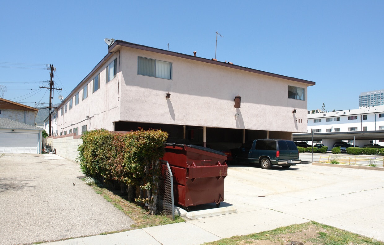 Primary Photo - 501 Alexander St