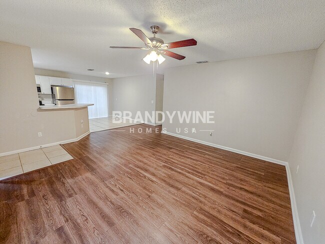 Building Photo - Sparkle into 2024! 3BED 2BATH – Apply Now ...