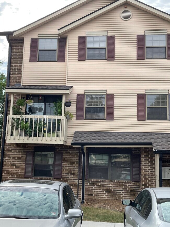 Building Photo - 1508 W Jefferson Ave