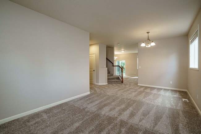 Building Photo - $500 Move In Special  4 Bedroom 2.5 Bath New Carpet and Fresh Paint