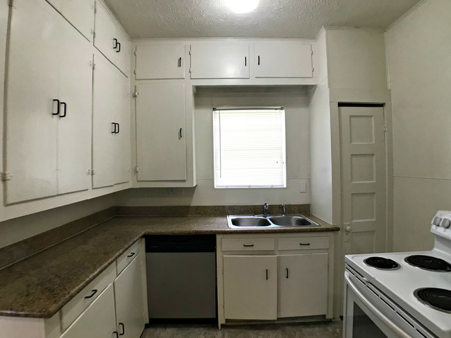 Building Photo - 2423 Ave A