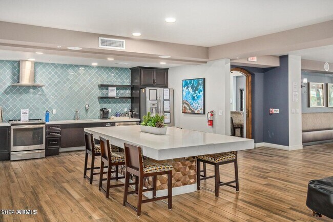 Foto del edificio - 2511 W Queen Creek Rd