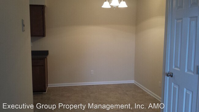 Building Photo - 355 Elmwood Dr