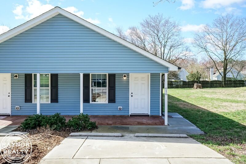 Foto principal - 616 E Pine Ave