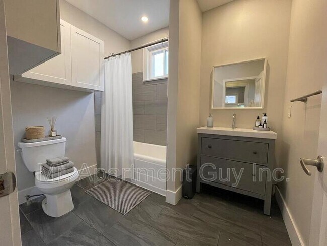 Photo du bâtiment - 163 E 5th St