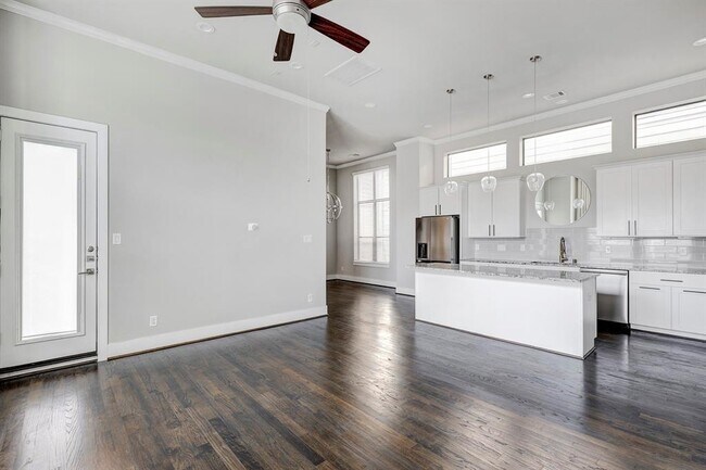 Foto del edificio - 930 W 22nd St