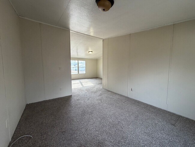 Foto del edificio - Huge 4 bed for only 1400?!?!