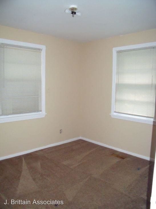 Building Photo - 3 br, 1 bath House - 415 W Glade Road