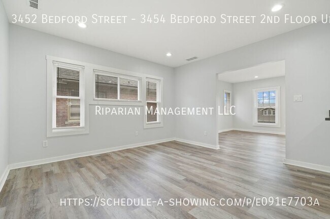 Foto del edificio - Beautiful upper unit lease