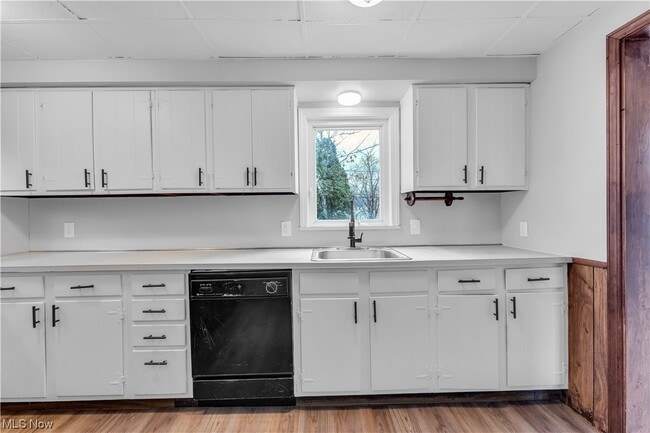 Building Photo - 20808 Hillgrove Ave