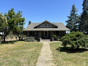 Building Photo - 1851 Magnolia Dr