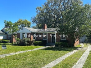 Building Photo - 8121 Hawthorne St