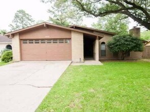 Building Photo - 18110 Navajo Trail Dr