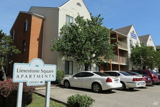 Limestone Square Apartments - Limestone Square/Medical Villas