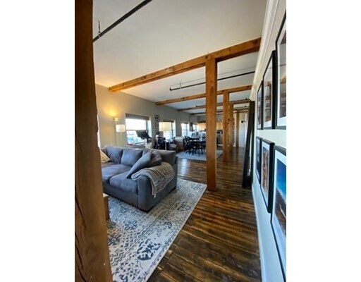 Foto del edificio - 881 E 1st St