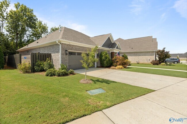 Building Photo - 26 Cobbs Cove Way SE