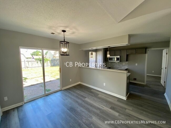 Building Photo - 6910 Lagrange Cir S