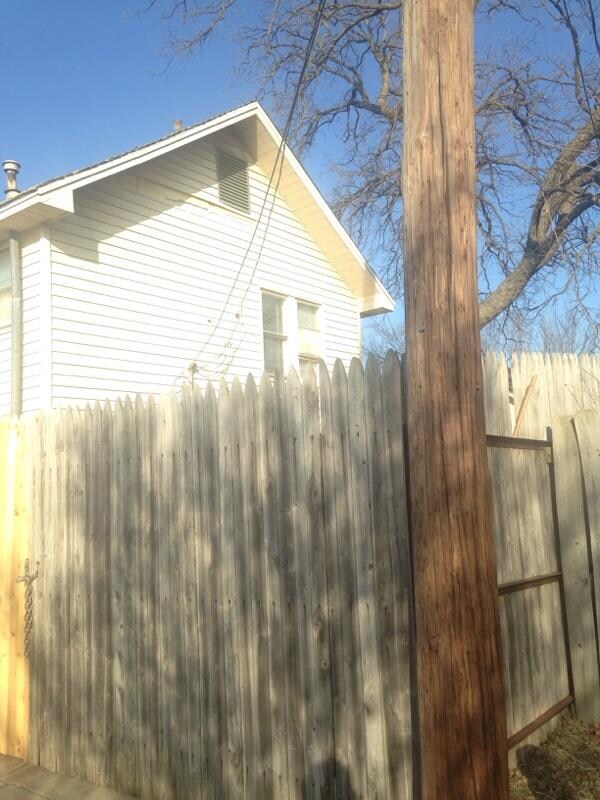 Building Photo - 426 N Beard Ave