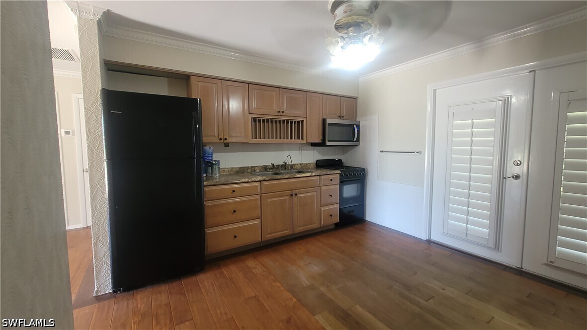 Foto del edificio - 20710 Sandy Ln