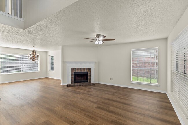 Foto del edificio - 2807 Grants Lake Blvd