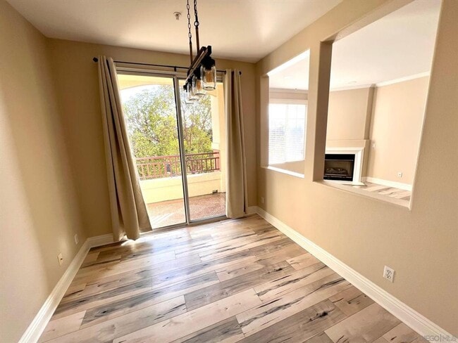 Building Photo - Beautiful 2-bedroom, 2-bath in the heart of Carmel Valley
