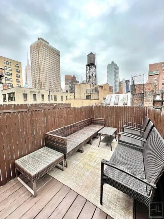 Foto del edificio - E 28TH ST.