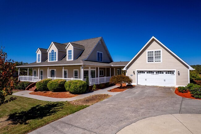 Foto del edificio - Greenback 37742 - 4 bedroom, 4.5 bath home - Contact Jeremy Logan (865) 307-2273