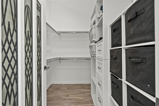 Foto del edificio - 17812 Parthenia St