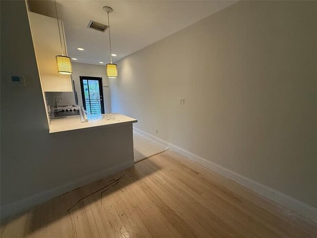Building Photo - 1109 E Broward Blvd