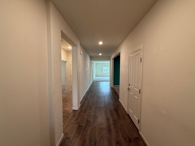 Foto del edificio - 4-bedroom single story in Manteca!