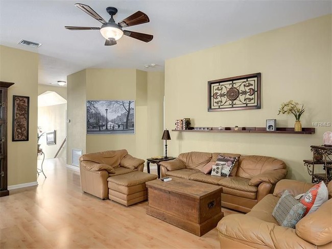 Foto del edificio - 7624 Bayport Rd