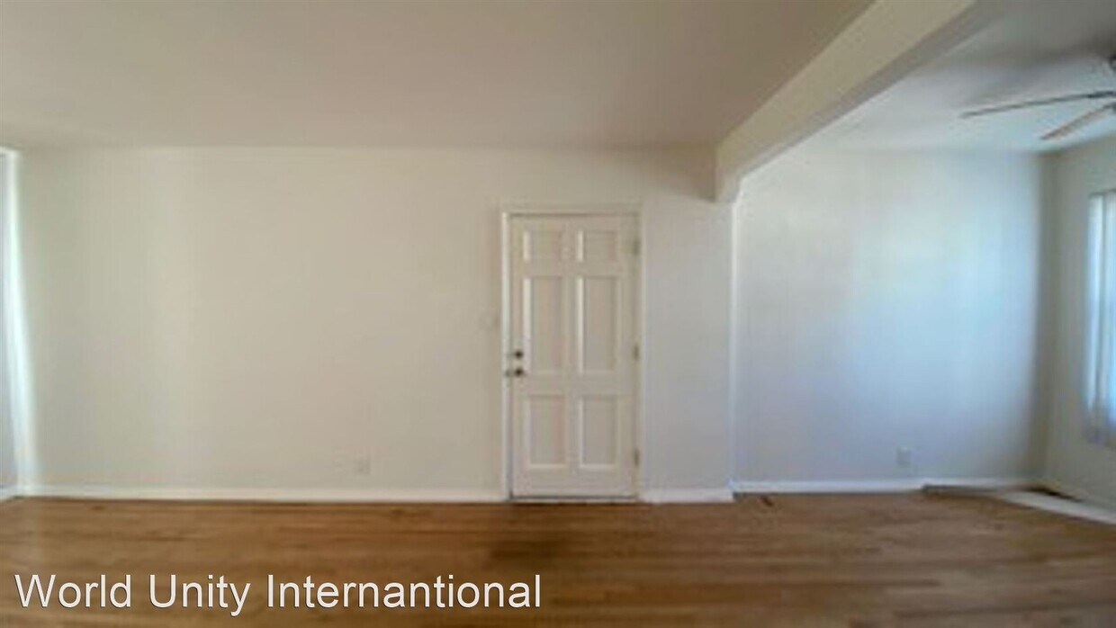 Building Photo - 1132 E San Antonio Dr
