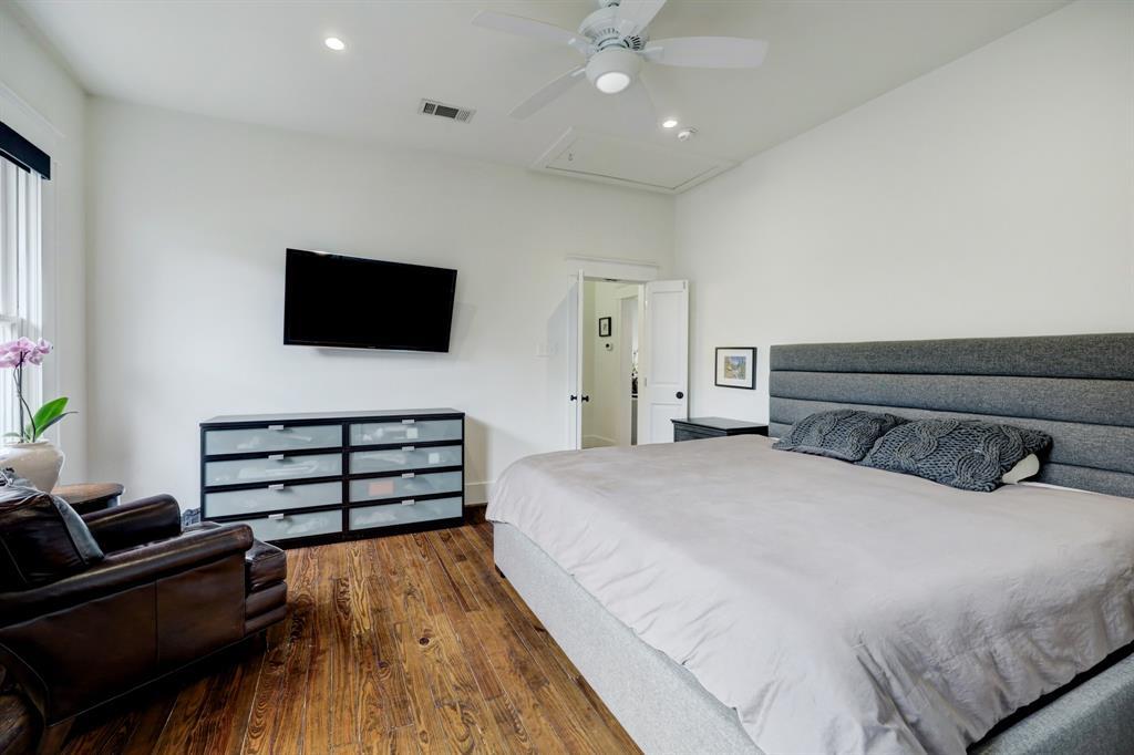 Foto principal - 2906 Houston Ave