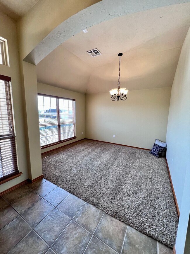 Building Photo - Beautiful home in Heatherwood addition in Moore!