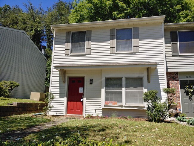 Foto del edificio - Charming 3 Bdrm/2 Bath Townhome - Availabl...