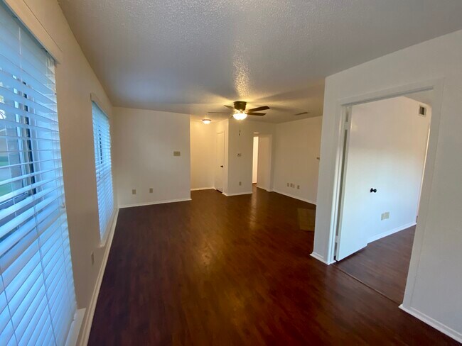 Foto del edificio - 1809 W Spring Creek Pkwy